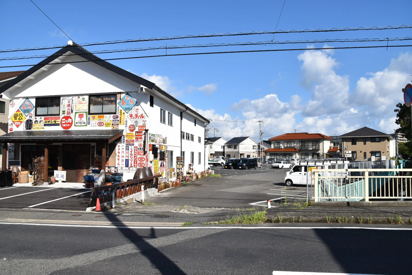 岩成整体の駐車場の画像1